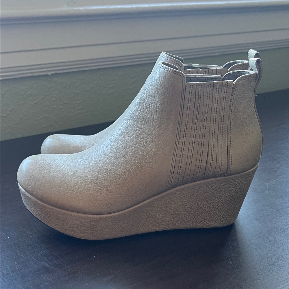 Chocolat Blu Taupe Platform Wedge Chelsea Boots